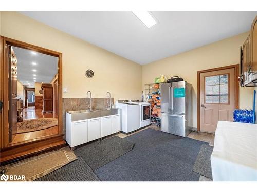 428239 25Th Side Road, Mono, ON - Indoor Photo Showing Laundry Room