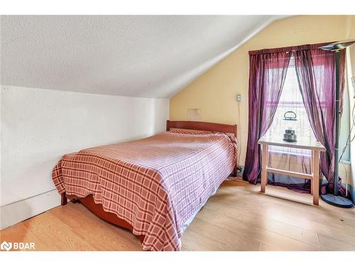 142 Switzer Street, New Lowell, ON - Indoor Photo Showing Bedroom