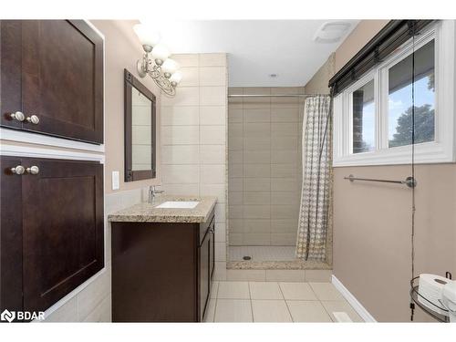 39 Elizabeth Street W, Creemore, ON - Indoor Photo Showing Bathroom