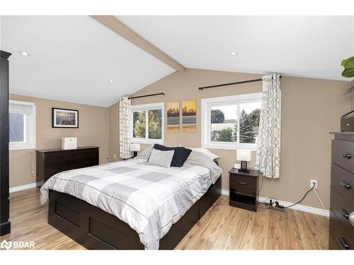 39 Elizabeth Street W, Creemore, ON - Indoor Photo Showing Bedroom