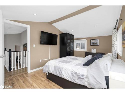 39 Elizabeth Street W, Creemore, ON - Indoor Photo Showing Bedroom