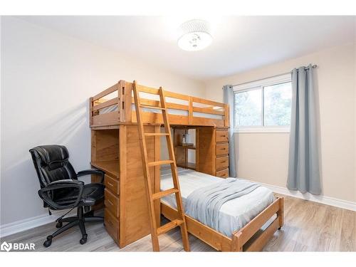 173 Toronto Street, Barrie, ON - Indoor Photo Showing Bedroom