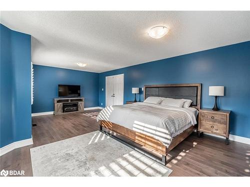 26 Riverside Drive, Mono, ON - Indoor Photo Showing Bedroom