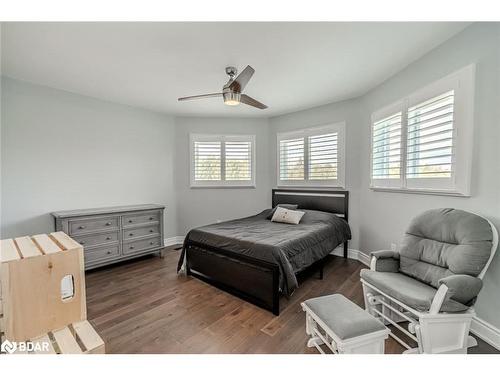 26 Riverside Drive, Mono, ON - Indoor Photo Showing Bedroom