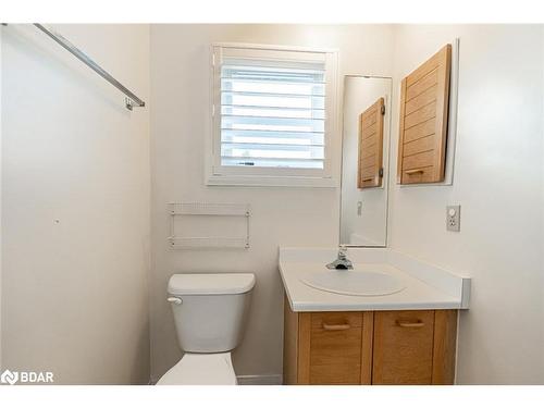 26 Riverside Drive, Mono, ON - Indoor Photo Showing Bathroom