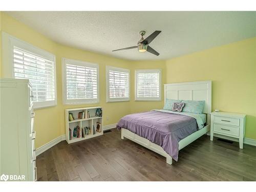 26 Riverside Drive, Mono, ON - Indoor Photo Showing Bedroom