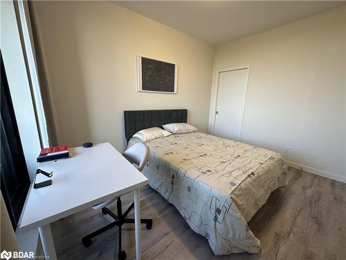 524-690 King Street W, Kitchener, ON - Indoor Photo Showing Bedroom