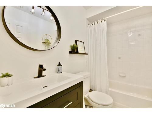 1321 Vincent Crescent, Innisfil, ON - Indoor Photo Showing Bathroom