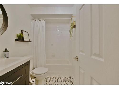 1321 Vincent Crescent, Innisfil, ON - Indoor Photo Showing Bathroom