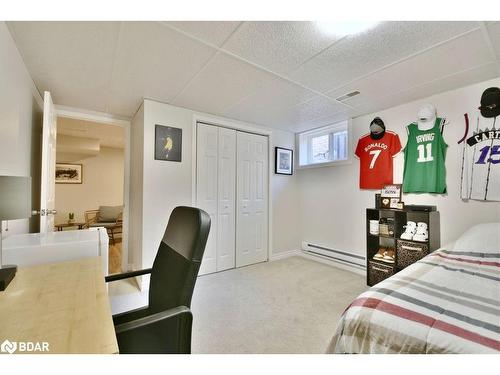 1321 Vincent Crescent, Innisfil, ON - Indoor Photo Showing Bedroom