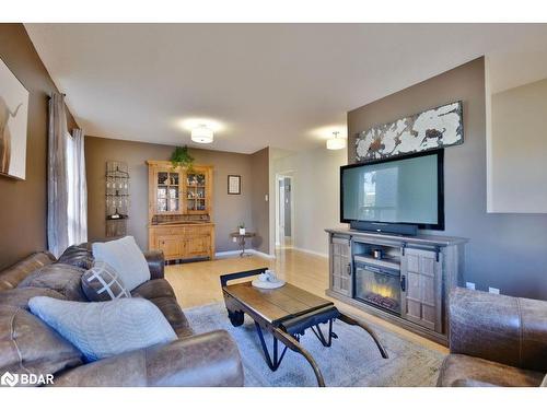 1321 Vincent Crescent, Innisfil, ON - Indoor Photo Showing Living Room With Fireplace