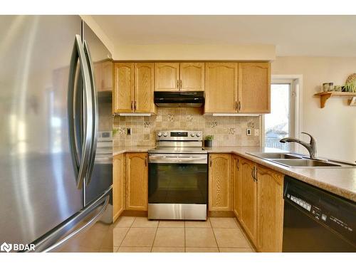 1321 Vincent Crescent, Innisfil, ON - Indoor Photo Showing Kitchen With Double Sink