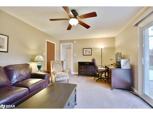 23 Debra Crescent, Barrie, ON - Indoor Photo Showing Living Room