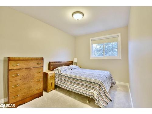 23 Debra Crescent, Barrie, ON - Indoor Photo Showing Bedroom