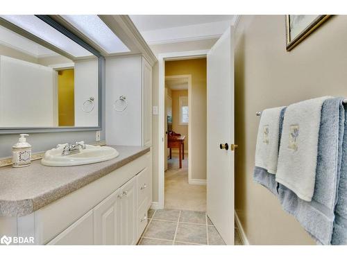 23 Debra Crescent, Barrie, ON - Indoor Photo Showing Bathroom