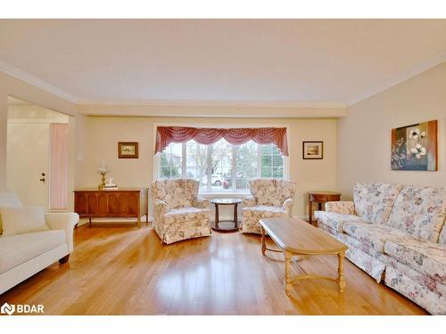 23 Debra Crescent, Barrie, ON - Indoor Photo Showing Living Room