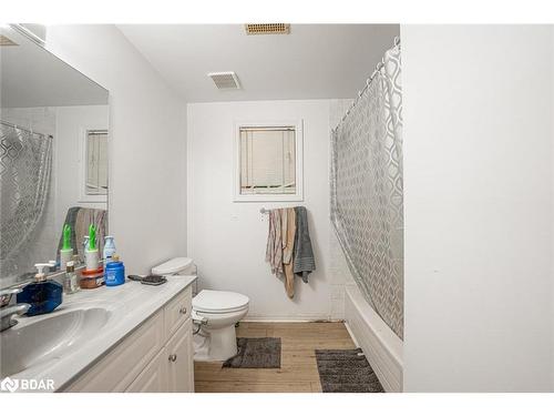 Lower-9 Kestrel Court, Barrie, ON - Indoor Photo Showing Bathroom