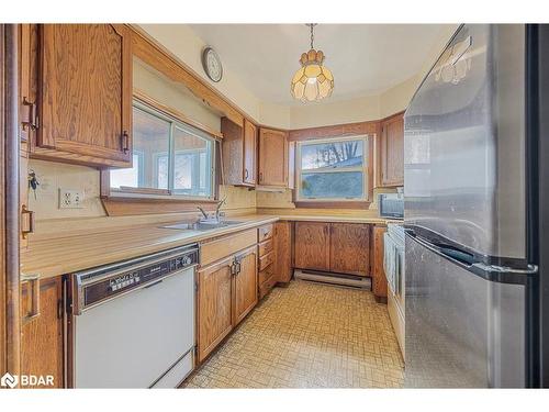 769 Woodland Drive, Oro-Medonte, ON - Indoor Photo Showing Kitchen