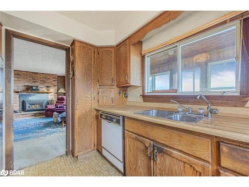 769 Woodland Drive, Oro-Medonte, ON - Indoor Photo Showing Kitchen With Double Sink