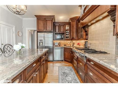 72 High Street, Barrie, ON - Indoor Photo Showing Kitchen With Upgraded Kitchen