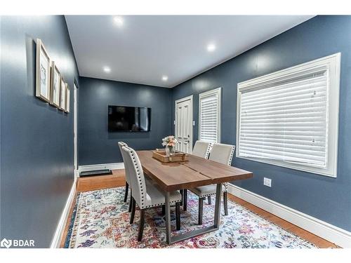 72 High Street, Barrie, ON - Indoor Photo Showing Dining Room