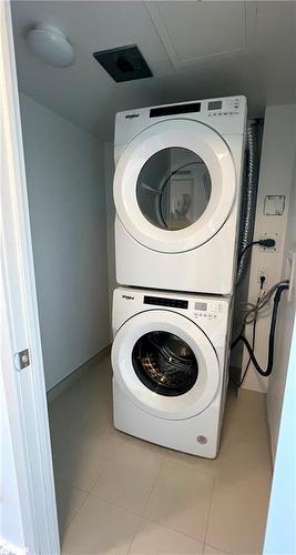 1405-45 Baseball Place, Toronto, ON - Indoor Photo Showing Laundry Room