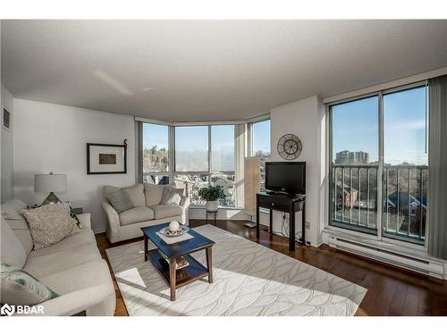 711-150 Dunlop Street E, Barrie, ON - Indoor Photo Showing Living Room