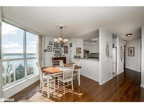 711-150 Dunlop Street E, Barrie, ON - Indoor Photo Showing Dining Room