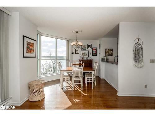 711-150 Dunlop Street E, Barrie, ON - Indoor Photo Showing Dining Room