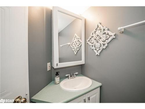 711-150 Dunlop Street E, Barrie, ON - Indoor Photo Showing Bathroom