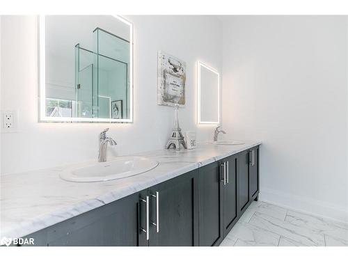 7 Cleveland Court, Oro-Medonte, ON - Indoor Photo Showing Bathroom