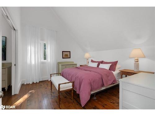 8930 County 9, Dunedin, ON - Indoor Photo Showing Bedroom