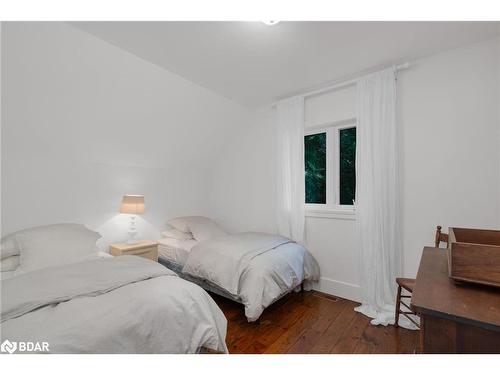 8930 County 9, Dunedin, ON - Indoor Photo Showing Bedroom