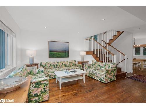 8930 County 9, Dunedin, ON - Indoor Photo Showing Living Room