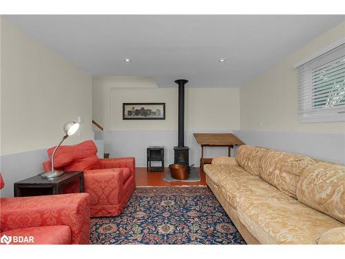 8930 County 9, Dunedin, ON - Indoor Photo Showing Living Room