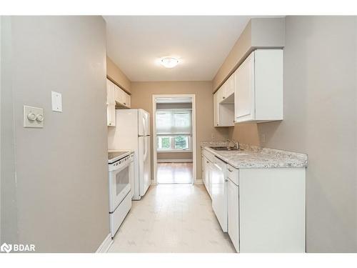 69 Delaney Crescent, Barrie, ON - Indoor Photo Showing Kitchen