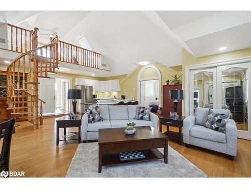 19696 Shaws Creek Road, Caledon, ON - Indoor Photo Showing Living Room