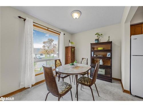 133 Gunn Street, Barrie, ON - Indoor Photo Showing Dining Room