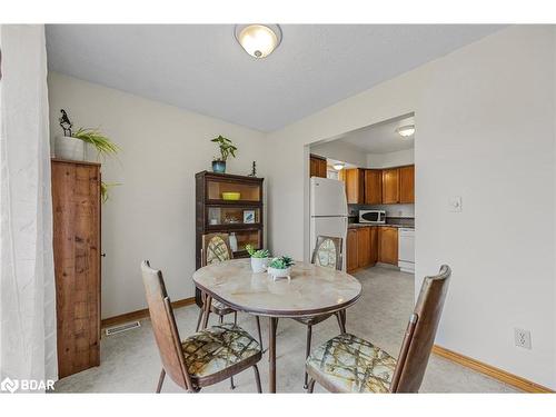 133 Gunn Street, Barrie, ON - Indoor Photo Showing Dining Room