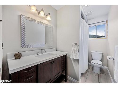 133 Gunn Street, Barrie, ON - Indoor Photo Showing Bathroom