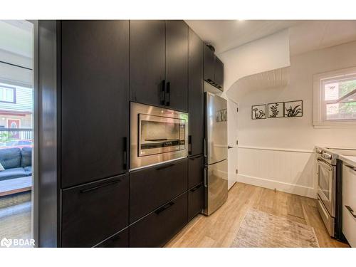 344 Emerald Street N, Hamilton, ON - Indoor Photo Showing Kitchen