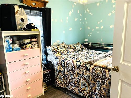 35 Sixth Street, Collingwood, ON - Indoor Photo Showing Bedroom