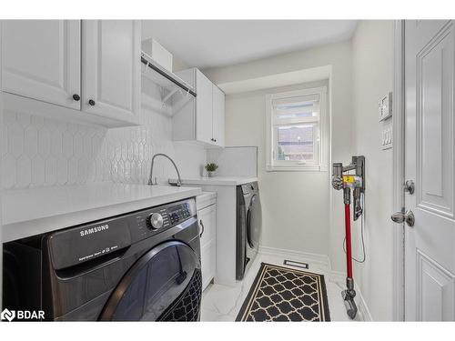 15 Meadowview Drive, Bradford, ON - Indoor Photo Showing Laundry Room