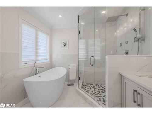 15 Meadowview Drive, Bradford, ON - Indoor Photo Showing Bathroom