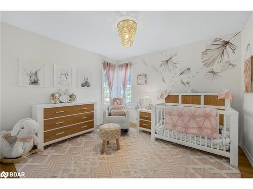 15 Meadowview Drive, Bradford, ON - Indoor Photo Showing Bedroom