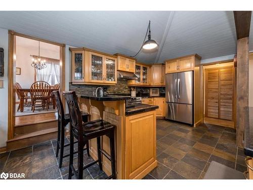 1048 Fern Road, Innisfil, ON - Indoor Photo Showing Kitchen