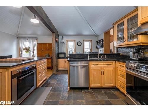 1048 Fern Road, Innisfil, ON - Indoor Photo Showing Kitchen