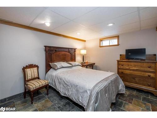 1048 Fern Road, Innisfil, ON - Indoor Photo Showing Bedroom