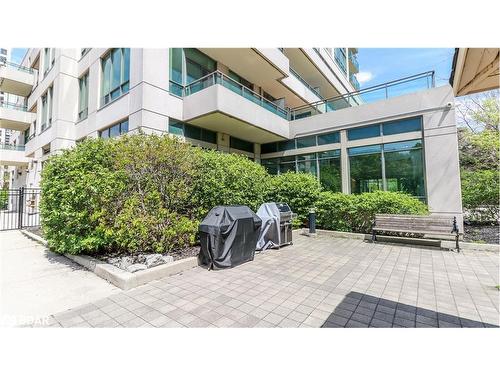 312-3515 Kariya Drive, Mississauga, ON - Outdoor