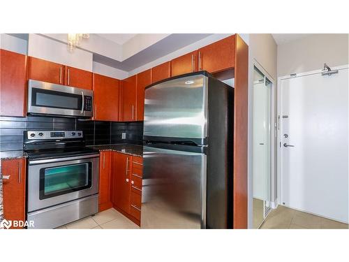 312-3515 Kariya Drive, Mississauga, ON - Indoor Photo Showing Kitchen